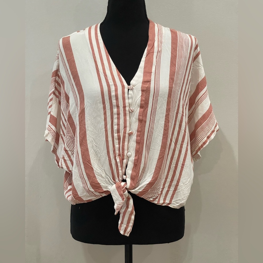 Sim & Sam M Cropped V Neck Button Down with‎ Stripes